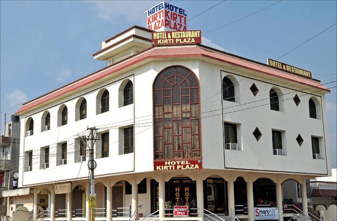 Hotel Kirti Plaza